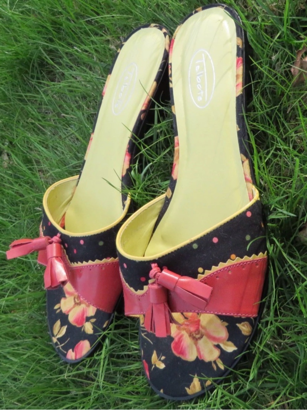 Talbots Black Floral Leather Slip-On Sandals with Red Bow 9.5